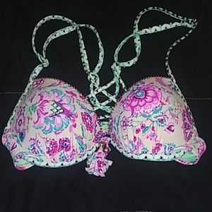 Padded brand new bathingsuit top